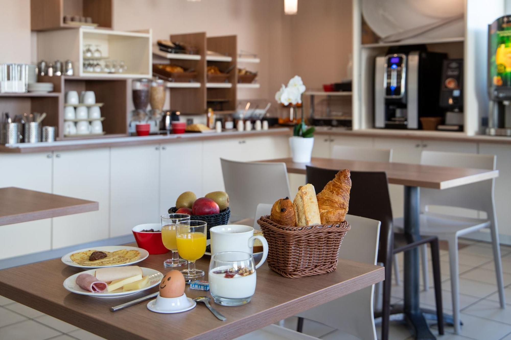 Ace Hotel Clermont Ferrand La Pardieu Kültér fotó